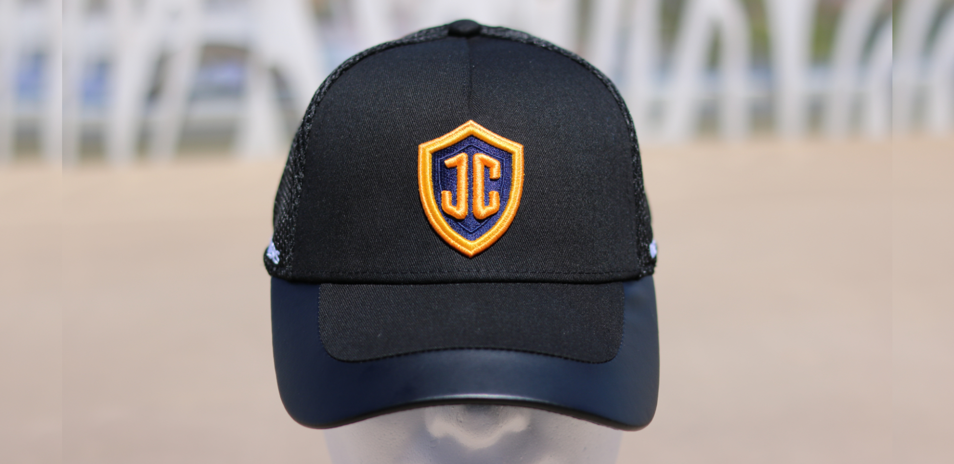 gorra dorado